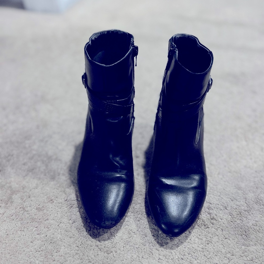 Black booties with small heel